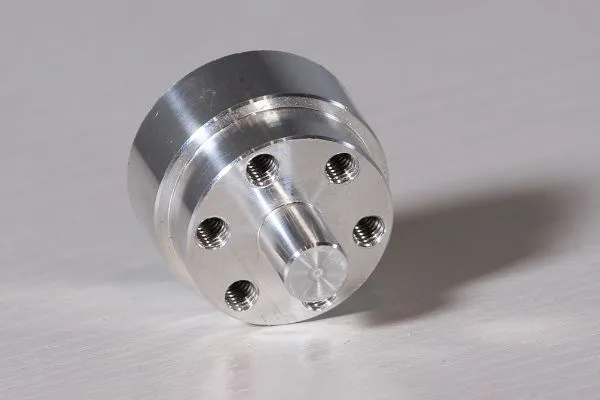Wat is het verschil tussen CNC draaien en frezen?